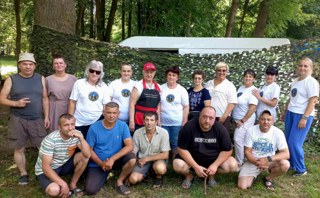 Благодійний захід «Код нації» у Чернівцях об’єднав освітян, митців та Раду волонтерів задля збору для ЗСУ