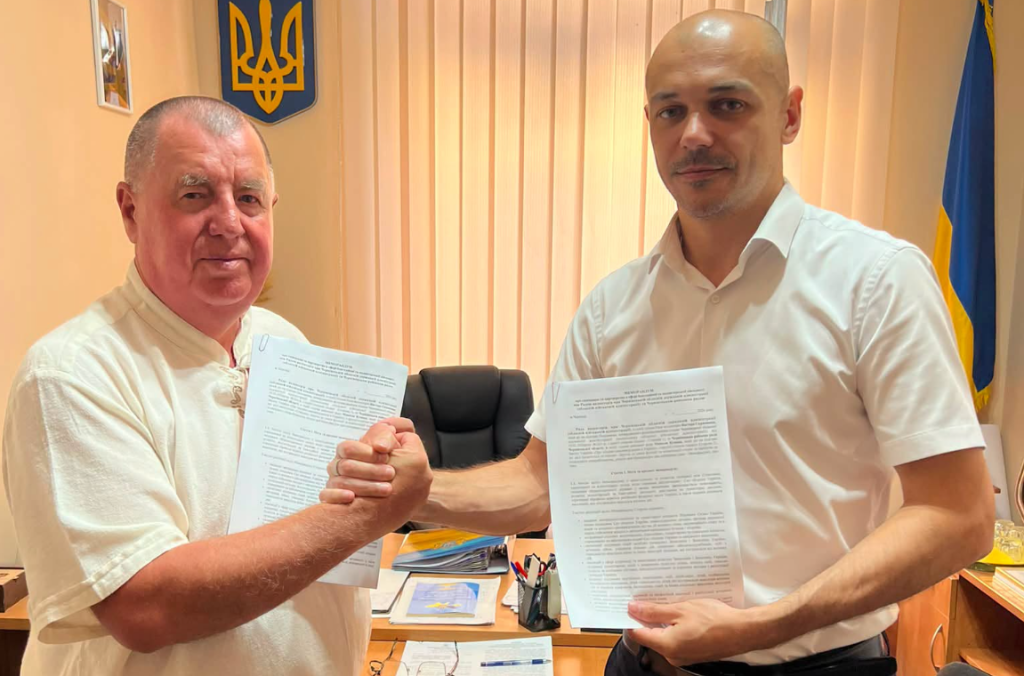 Чернівецька райрада та Рада волонтерів при ОВА офіційно уклали Меморандум про співпрацю