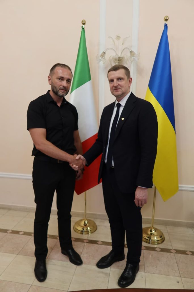 Представники Ради волонтерів Буковини провели важливі переговори в Посольстві України в Римі