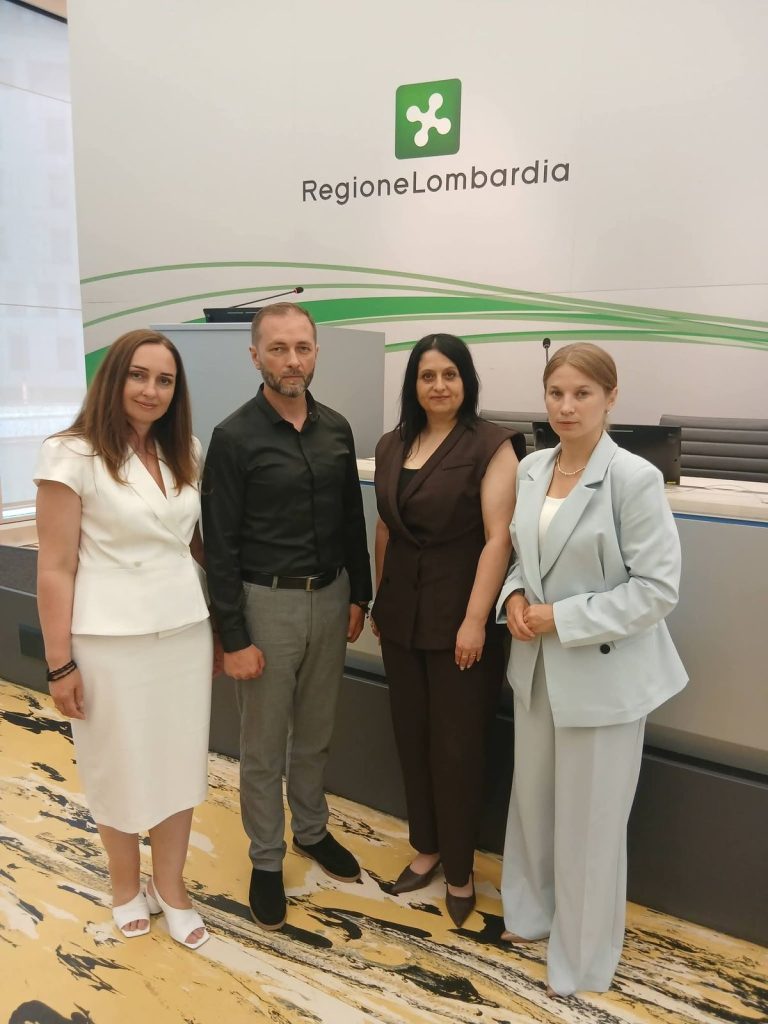 Буковинські волонтери представили Україну на II Міжнародному волонтерському саміті «Єдність» у Мілані